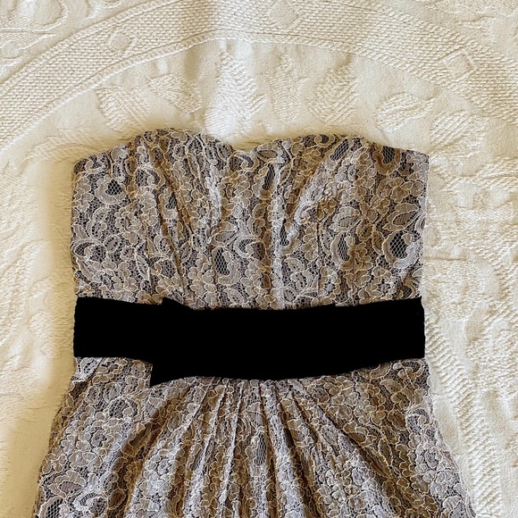 Vintage Y2K H&M Grey Lace Dress - Picture 2 of 8
